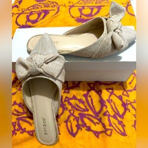 Stylish bow slip on flats!